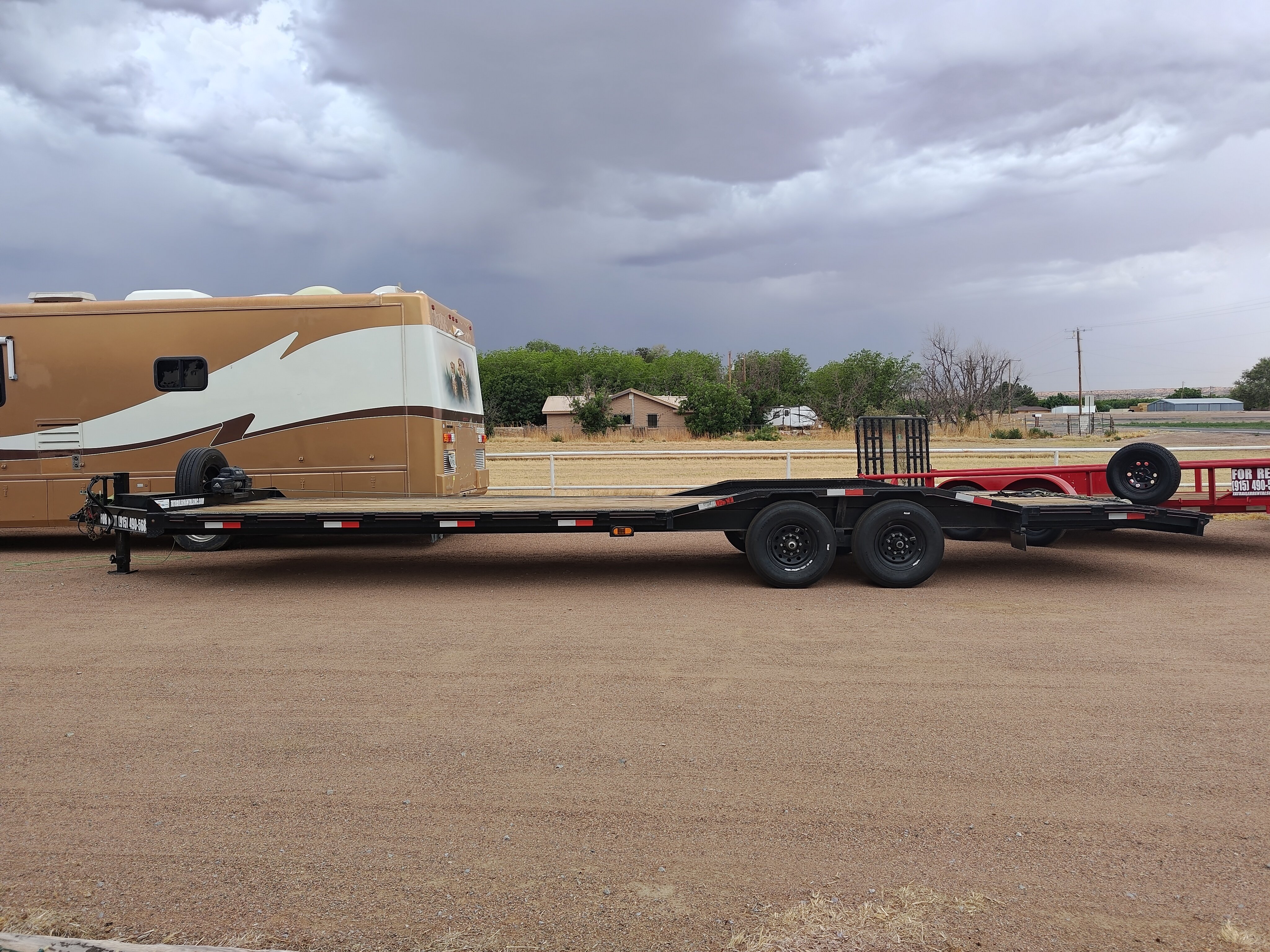 Flatbed trailer rental in Anthony NM - 30 foot Triple R flatbed